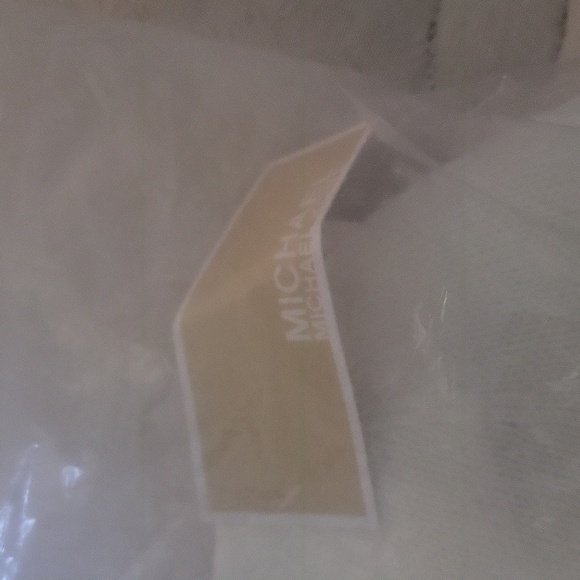 Michael kors beanie gorgeous tagged says creme its white silver studs - Picture 3 of 8